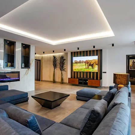 Infinity Villa *