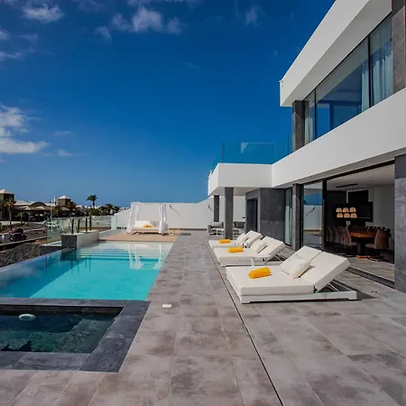Villa Infinity *
